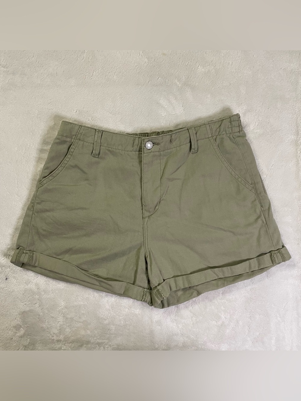 Kensie Jeans Vintage Luxe Sage Green High Rise Cuffed Shorts size 10/30
